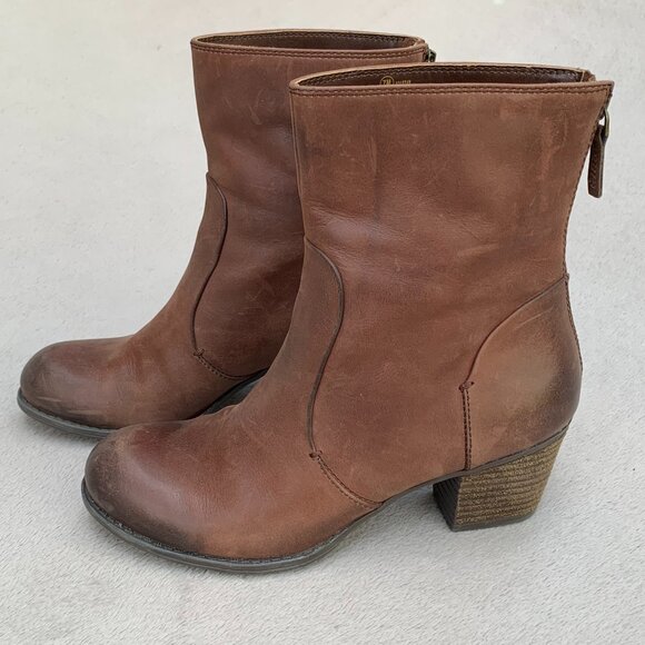 Crown Vintage Genuine Leather Burnished Toe Stacked Block Heel Booties Sz7 - Picture 1 of 15